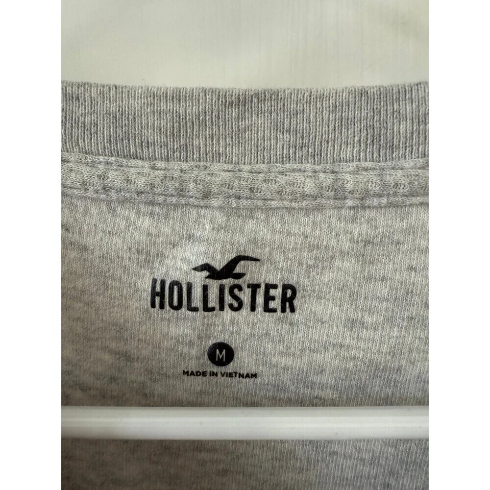 Hollister men’s size medium gray sweater